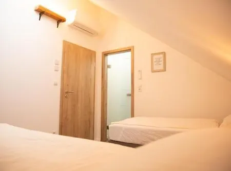 Einser Frühstückspension Heiligenkreuz (Lower Austria)