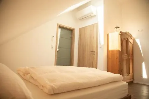 Bed and Breakfast Fruehstueckspension Einser Heiligenkreuz (Lower Austria)